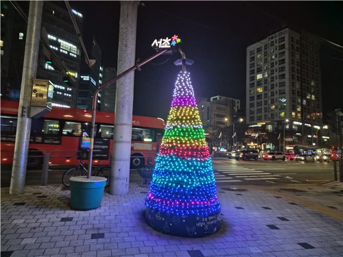 서초구, 겨울밤 밝히는 '서리풀트리' 본격 운영