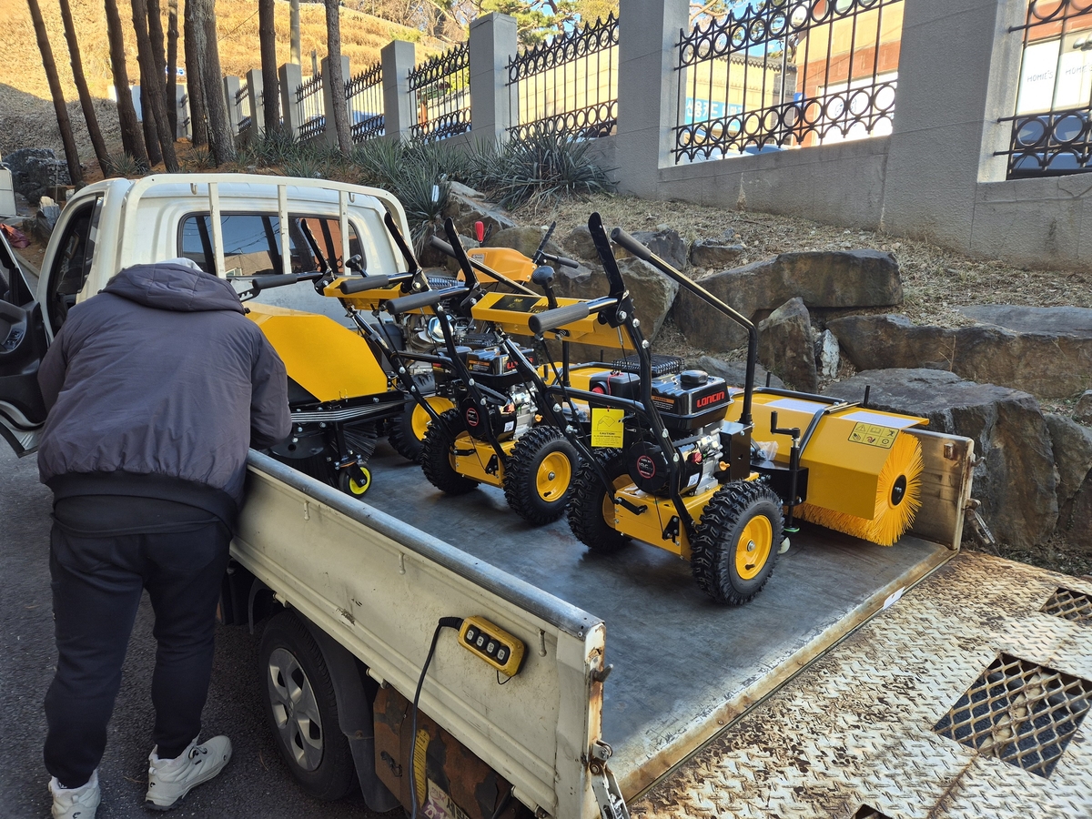 군포시, 제설장비 확충으로 겨울철 시민 보행안전 강화