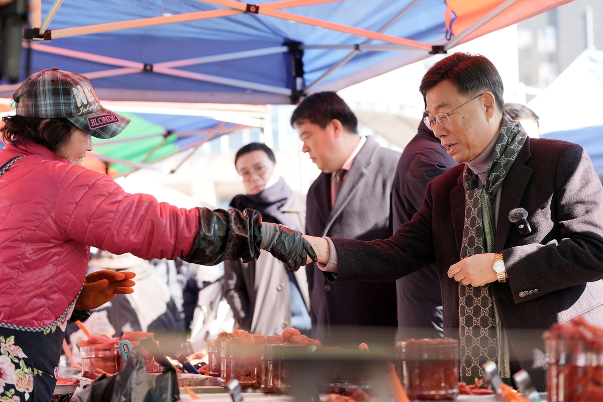 신상진 성남시장, 설 맞아 전통시장·골목형상점가 방문