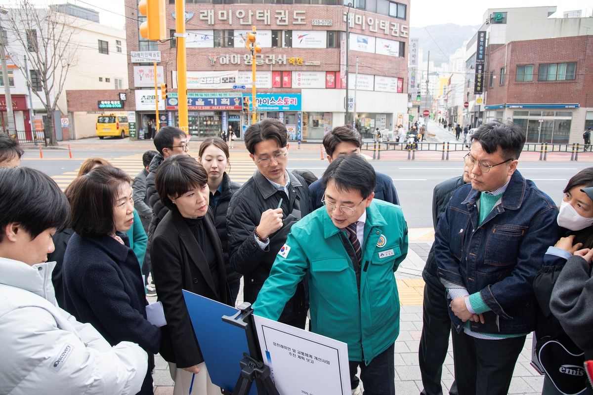 윤일현 금정구청장, 주민 건의사항 해결 위해 '민·관·경' 합동 현장 점검 나서