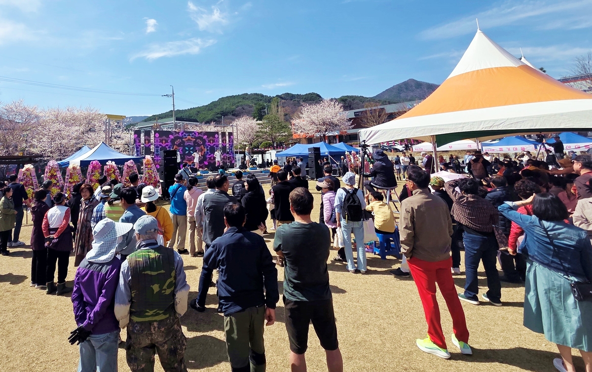'제24회 함양 백운산 벚꽃축제' 성료