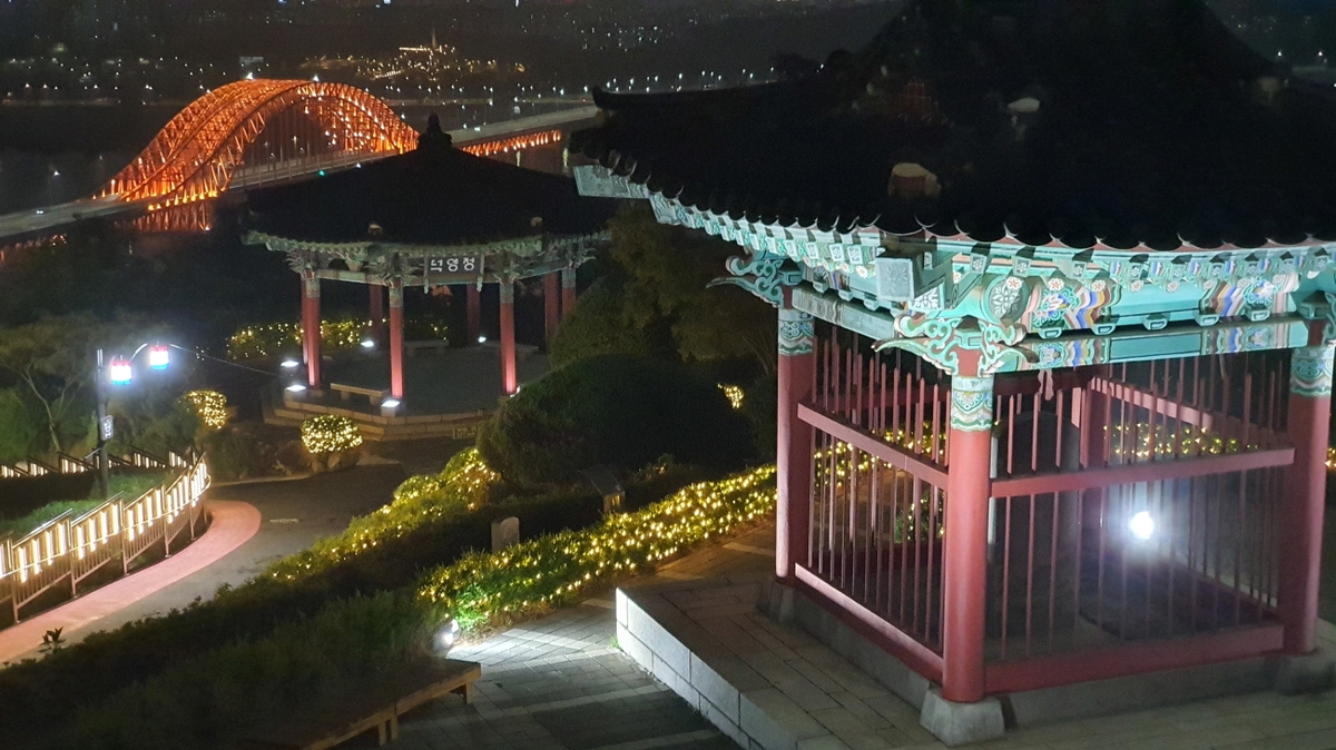 '4월 봄밤의 야경 명소'…고양시, 행주산성 야간개장 운영