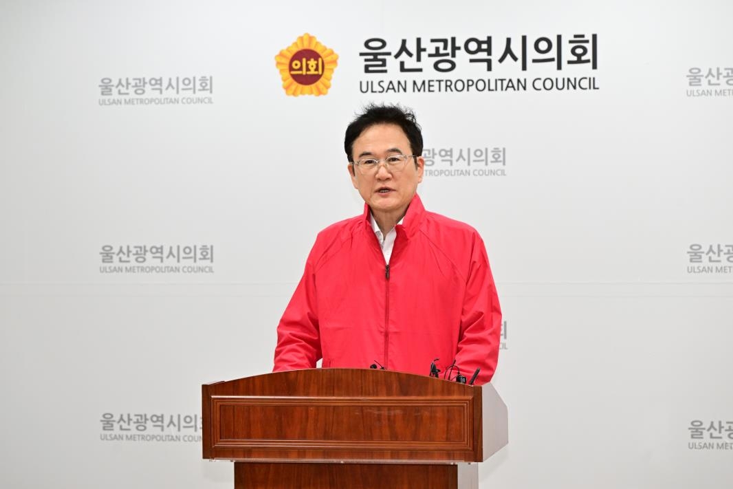 기자회견 하는 문호철 국민의힘 김두겸 후보 선대위 대변인