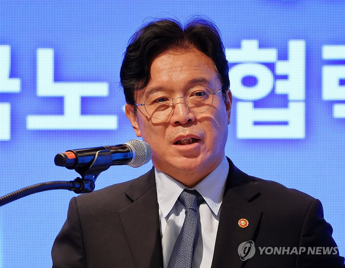 축사하는 김영훈 노동부 장관