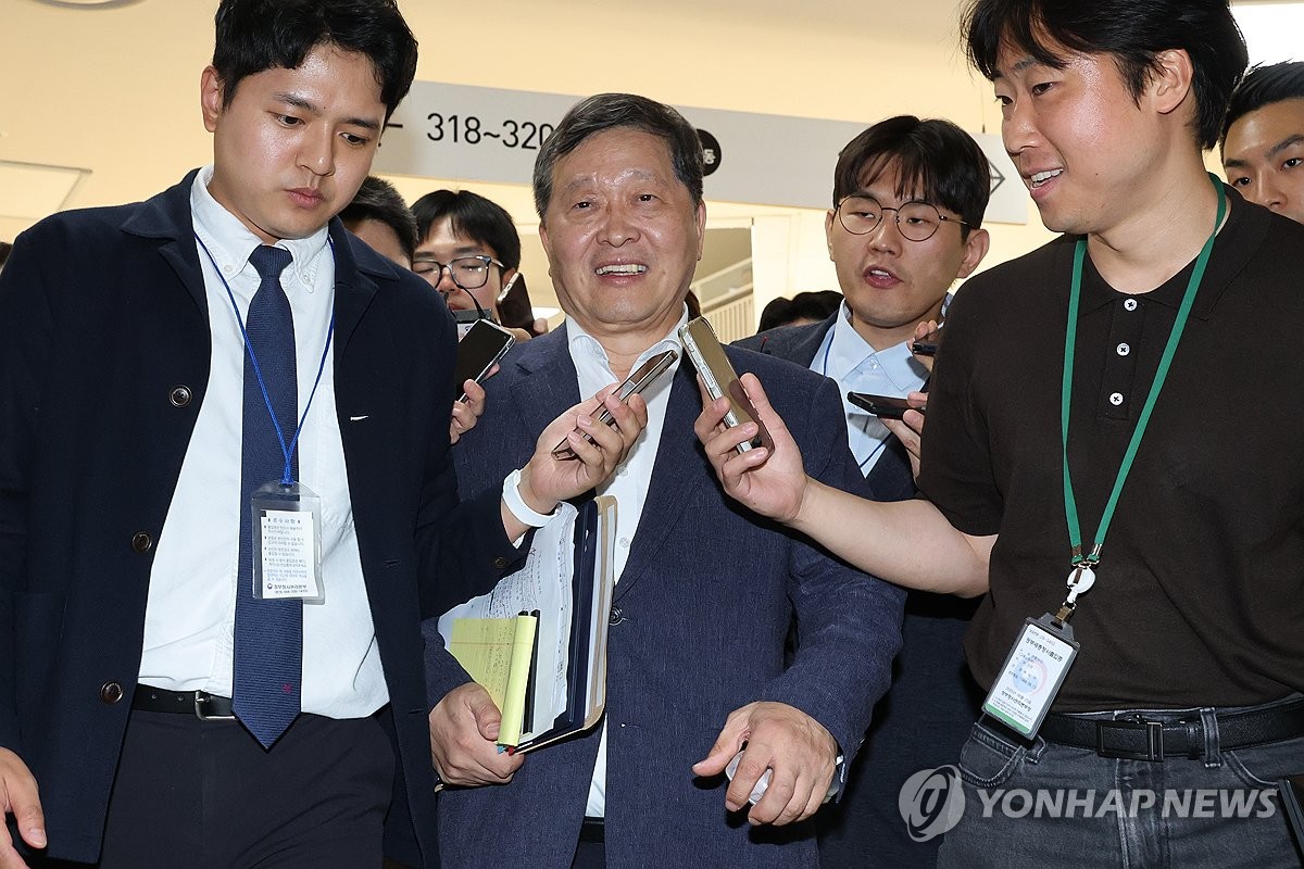 2차 사후조정 오후 회의 들어가는 박수근 중노위원장