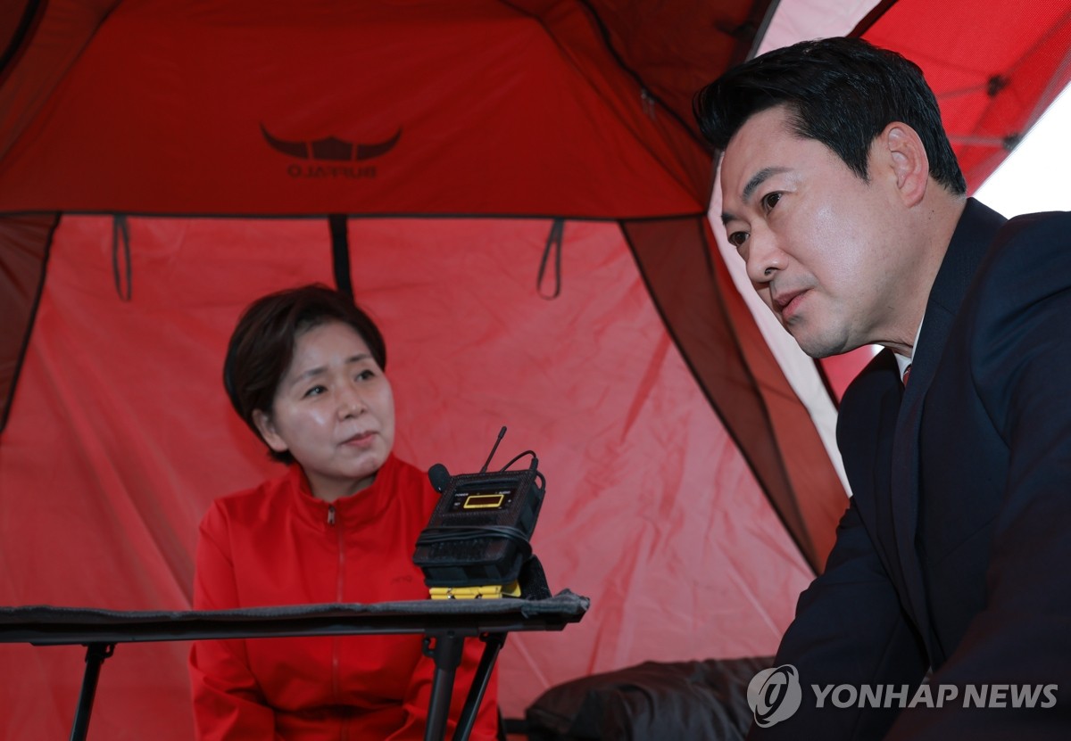 대화하는 국민의힘 장동혁 대표-양향자 경기지사 후보