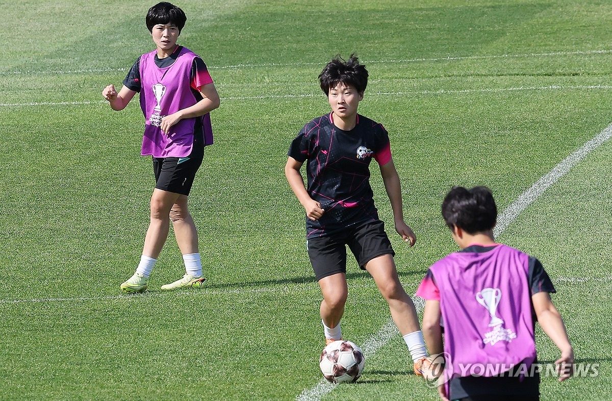 결승전 앞두고 훈련하는 내고향여자축구단 김경영