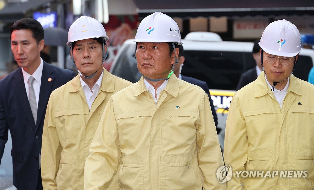 서소문 고가차도 붕괴 사고 현장 찾은 정청래 위원장
