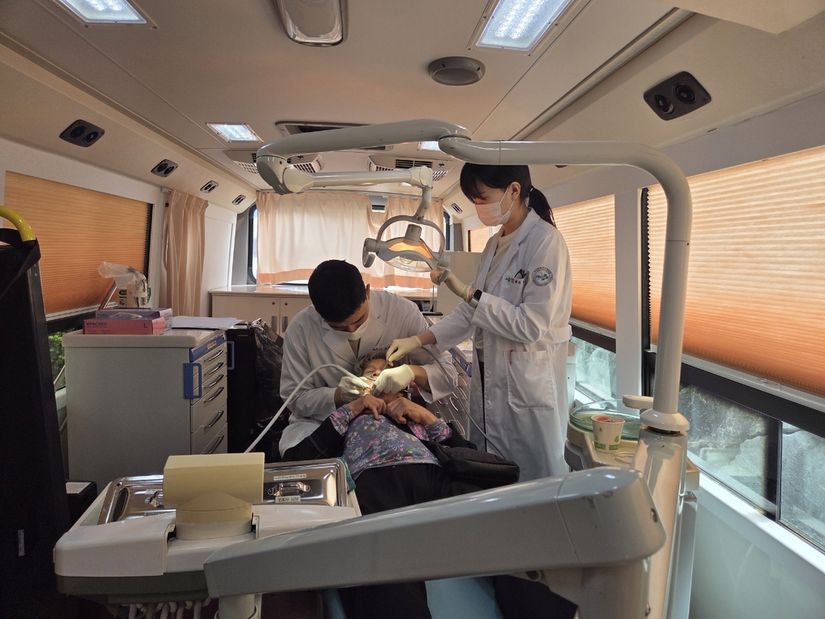하동군노인장애인종합복지관·부산대 치과병원, '장애인 구강진료사업' 진행