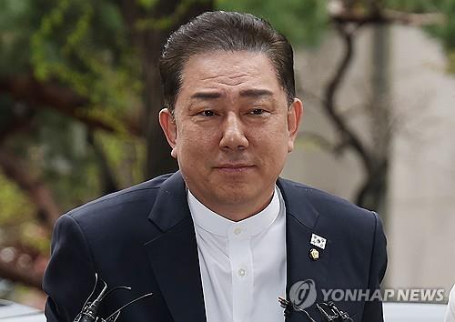 조사 향하는 김병기