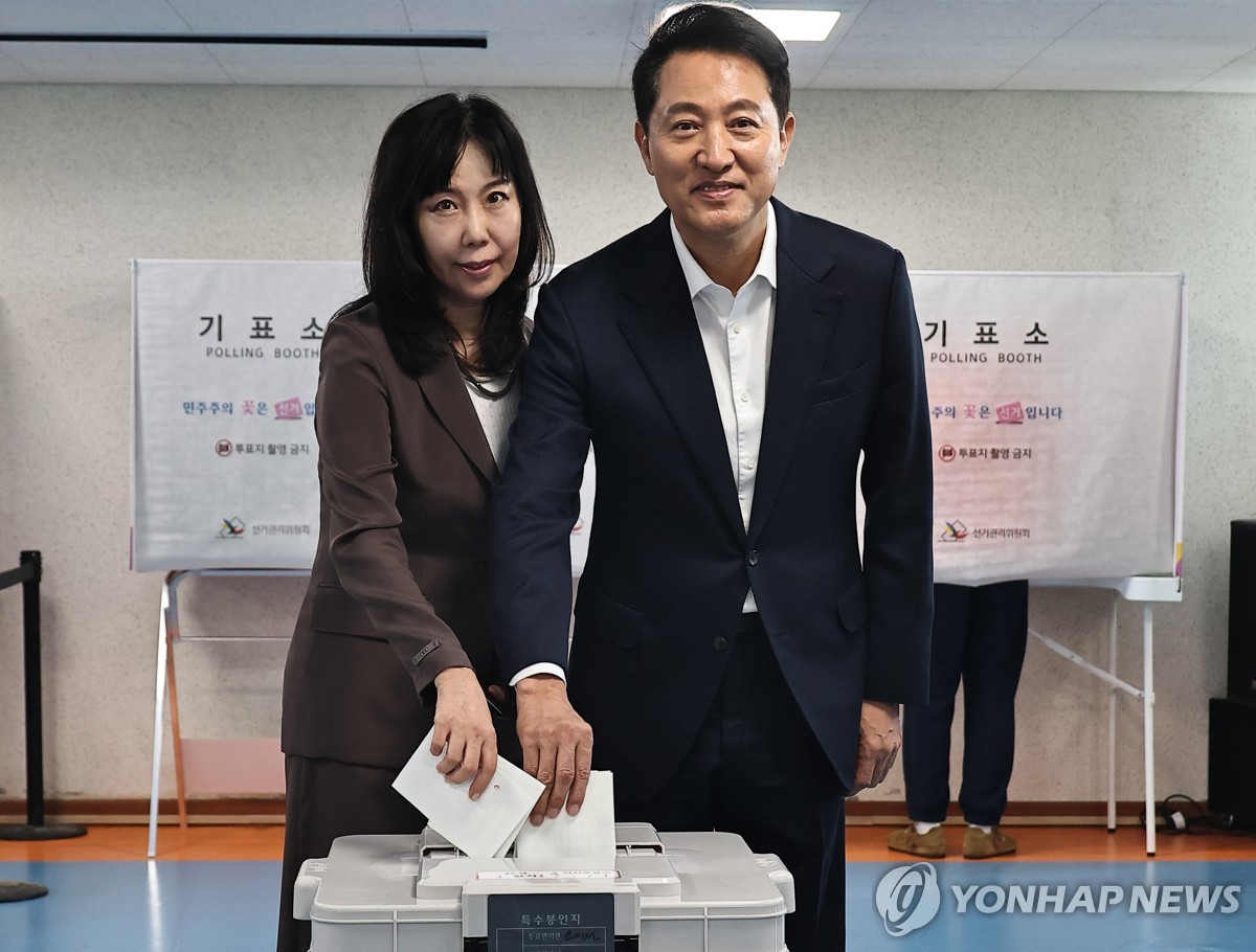 투표하는 오세훈 서울시장 후보