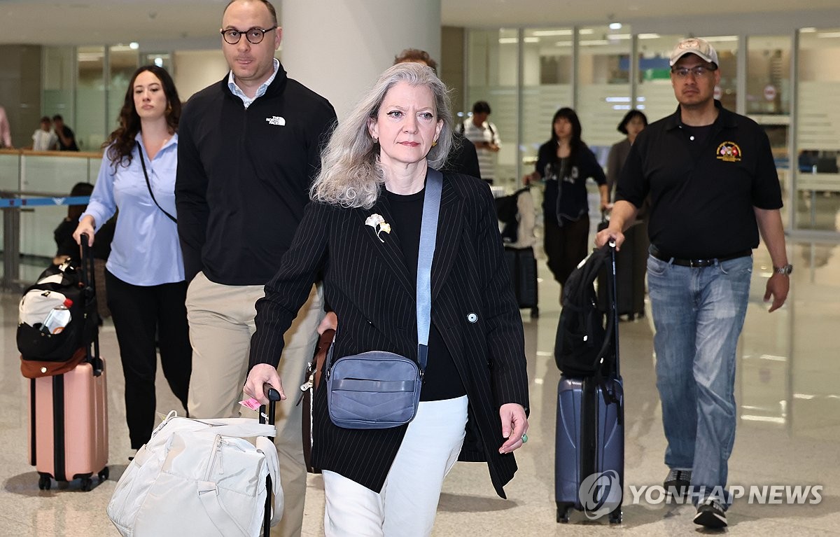 앨리슨 후커 미국 국무차관 입국