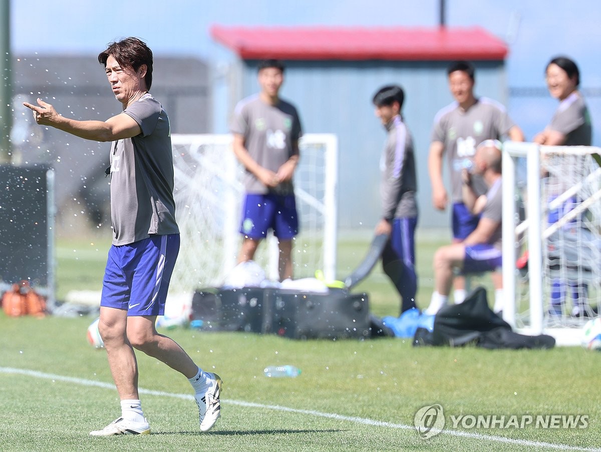 평가전 하루 앞둔 홍명보 감독