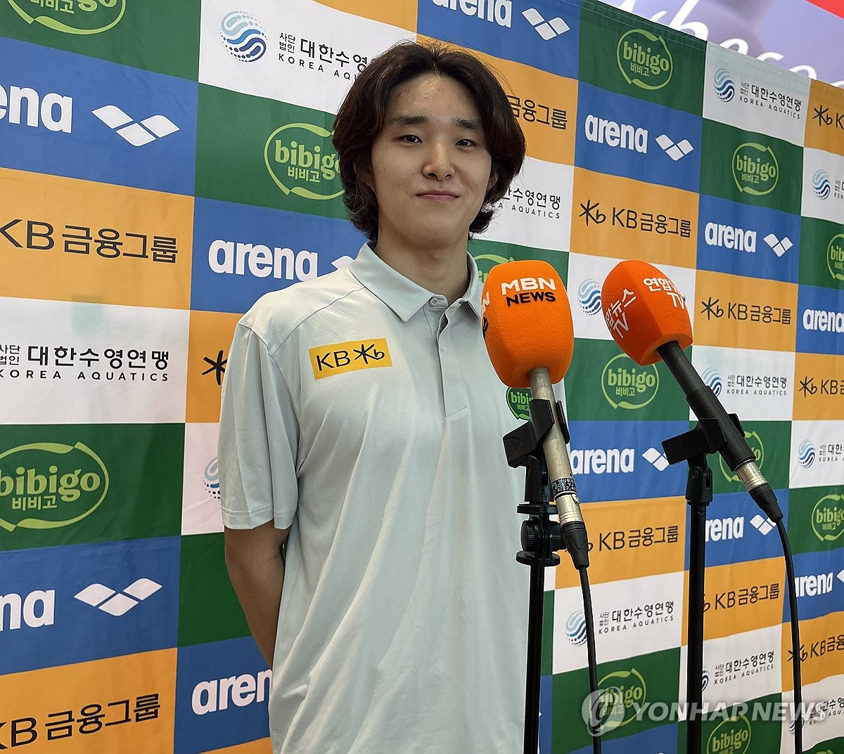 전지훈련 출국 전 인터뷰하는 김우민