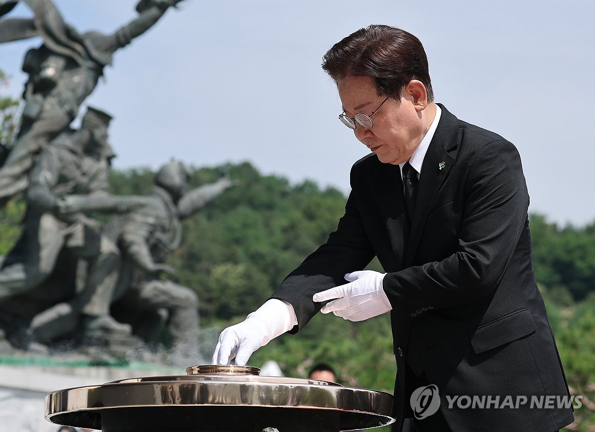 분향하는 이재명 대통령