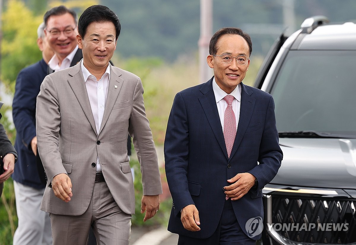 박근혜 전 대통령 사저 방문하는 추경호 당선인