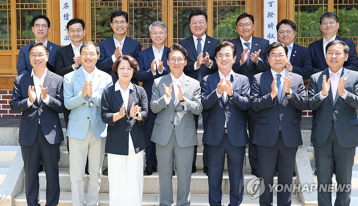 광역단체장 당선자 만난 김민석 국무총리