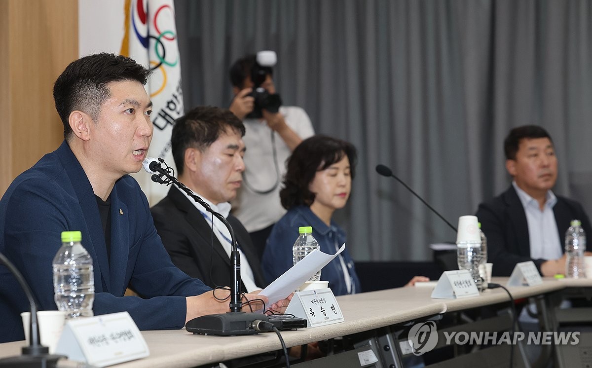 발언하는 유승민 대한체육회장