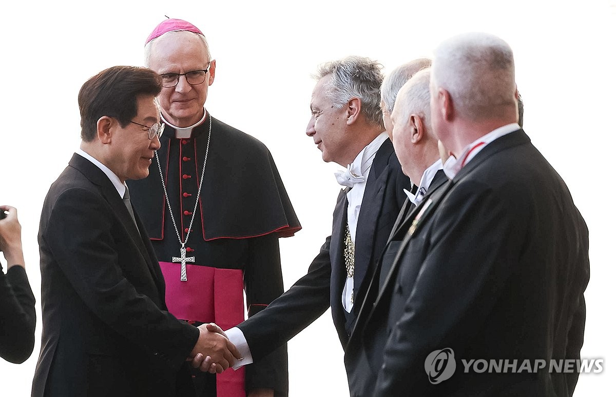이재명 대통령, 사도궁 도착