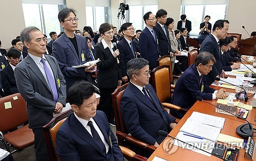 선관위 국조특위, 질의에 답하는 중앙선관위