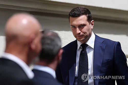당사 도착한 조르당 바르델라