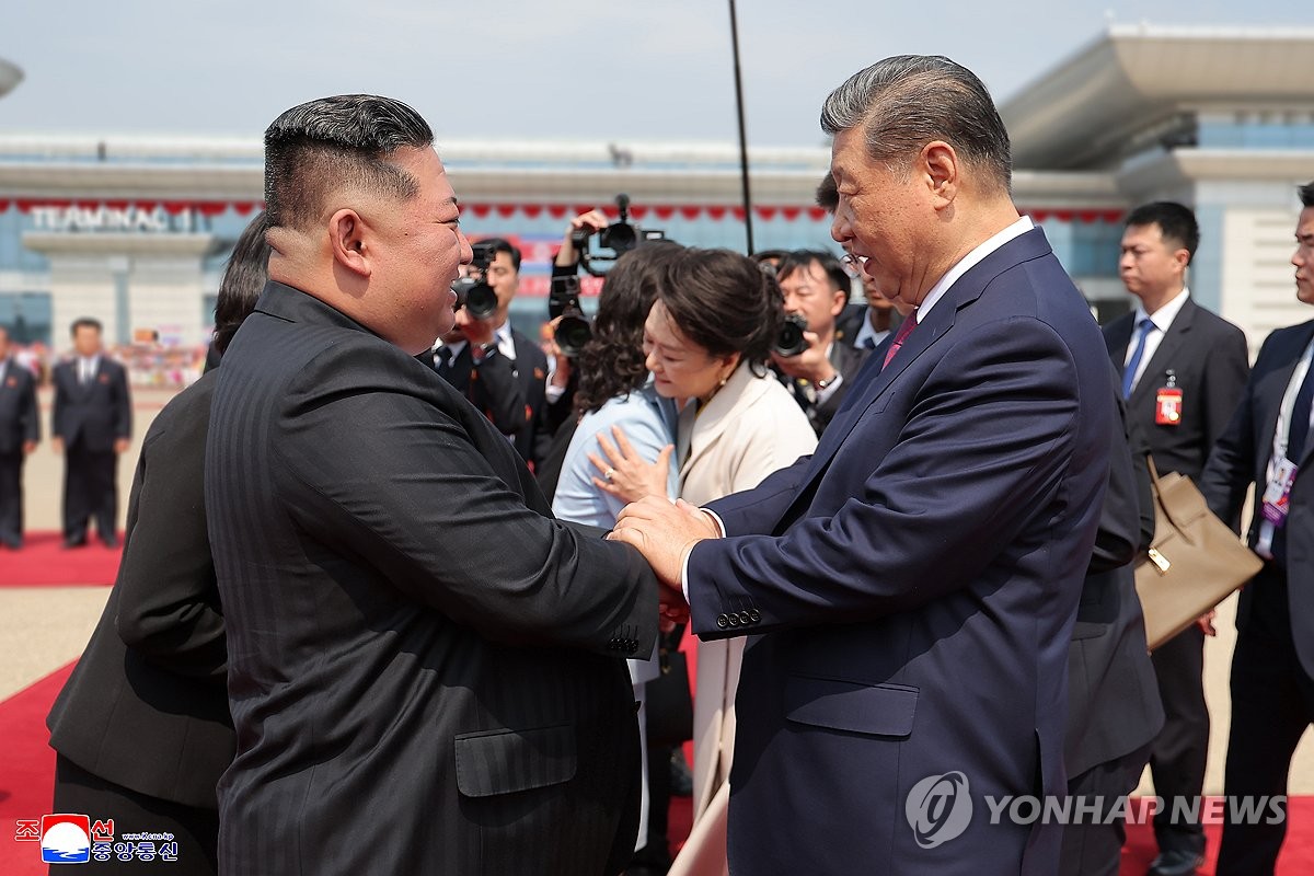 김정은 북한 국무위원장과 시진핑 중국 국가주석