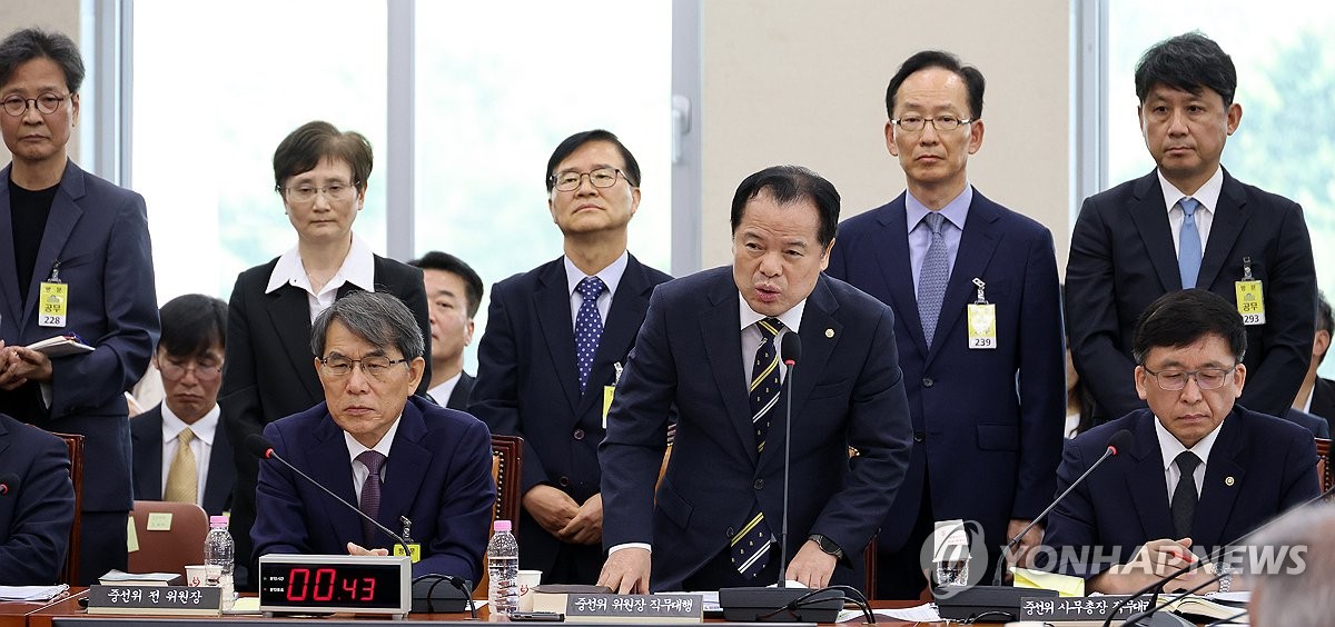 선관위 국조특위, 질의에 답하는 중앙선관위