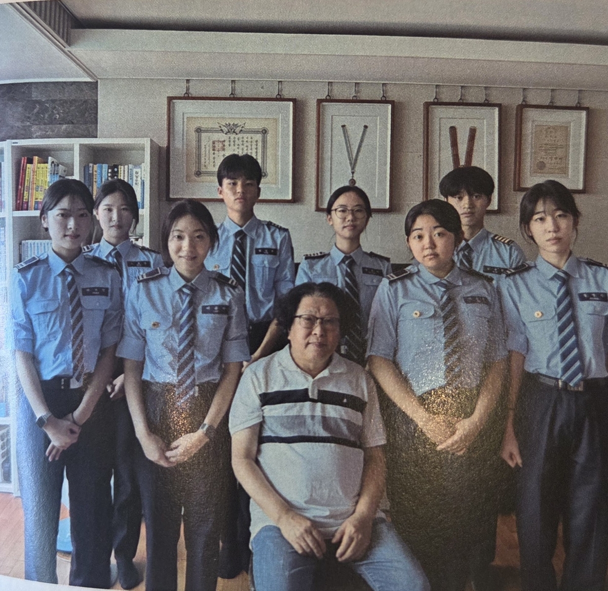 김학규 지사의 후손 김일진씨와 학생들