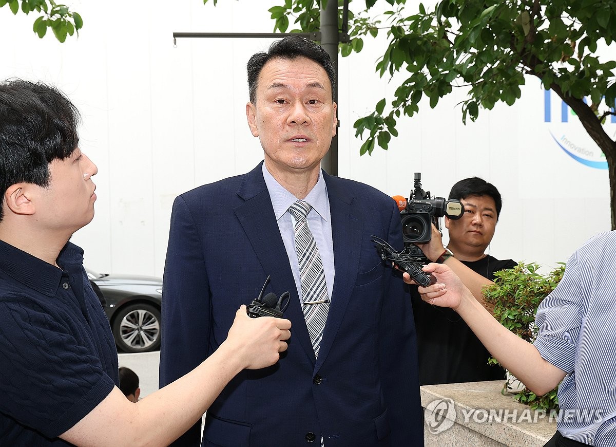 특검 출석하는 김명수 전 합동참모본부 의장
