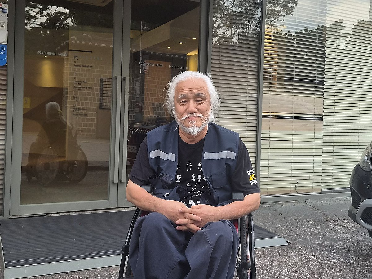 박홍근 기획예산처 장관과 면담하고 나온 박경석 전장연 대표