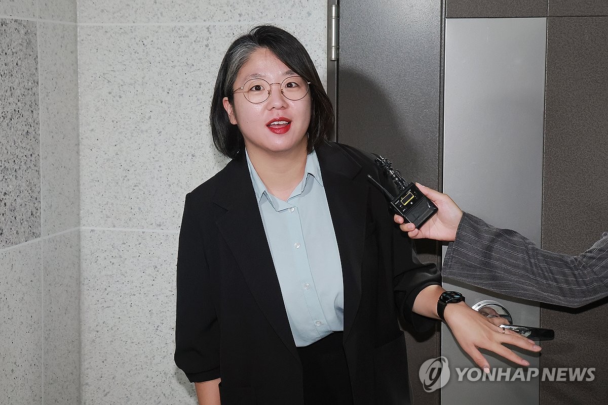 국회 의원회관으로 출근하는 용혜인 성평등가족부 장관 후보자