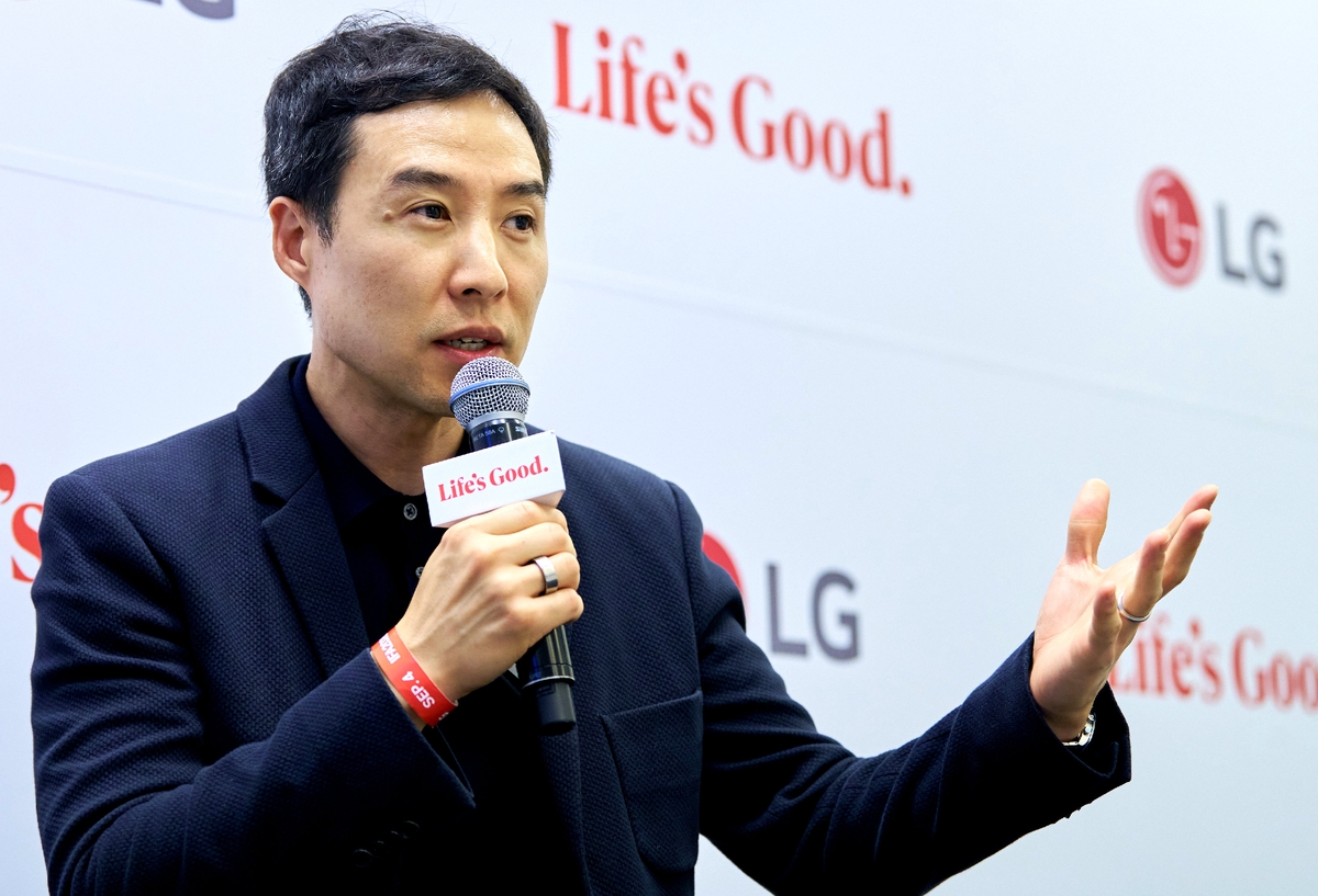 'IFA 2026'에서 발표 중인 노범준 LG전자 HS AI홈솔루션사업개발담당 상무