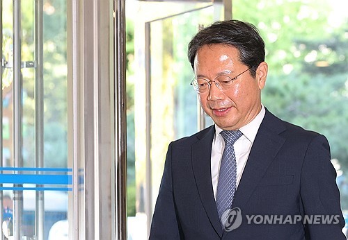 출근하는 김승원 법무장관 후보자