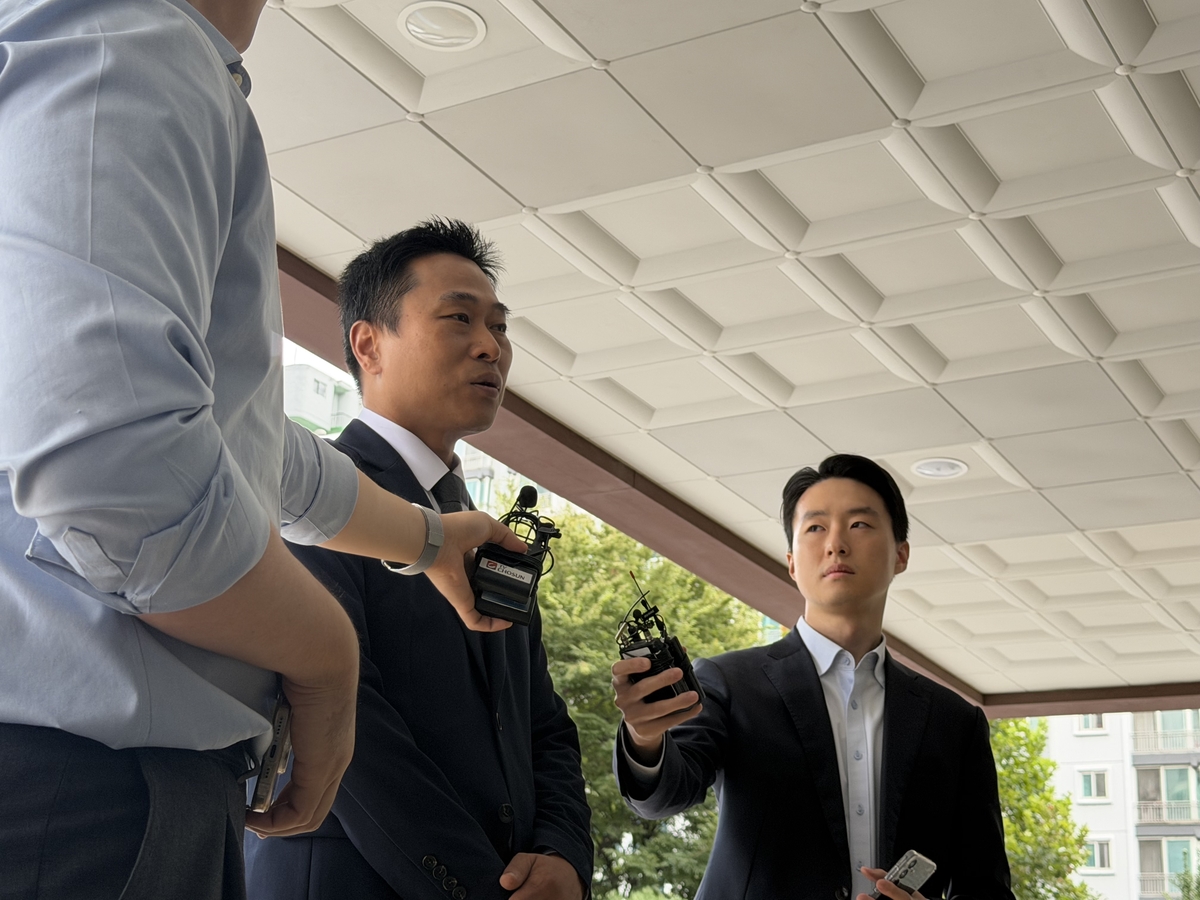 고발인 조사 출석한 이종배 전 시의원