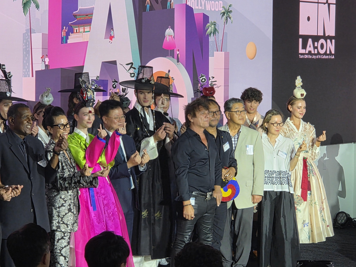 로스앤젤레스(LA) 'LA:ON'에서 열린 한복 패션쇼