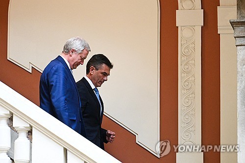 대화하는 양국 정상