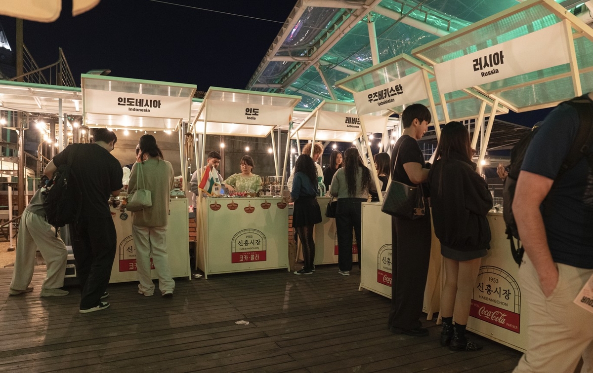 용산구 신흥시장에 펼쳐진 플리마켓