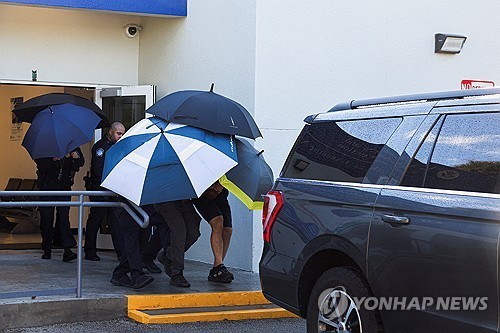보우소나루가 도착한 공항 현장