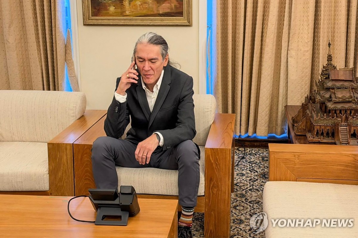 미얀마 정권, 수치 고문과 아들 5년여만 첫 통화 허용
