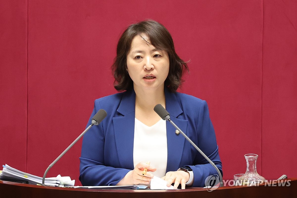 방송미디어통신위 설치법 찬성 토론하는 이주희 의원