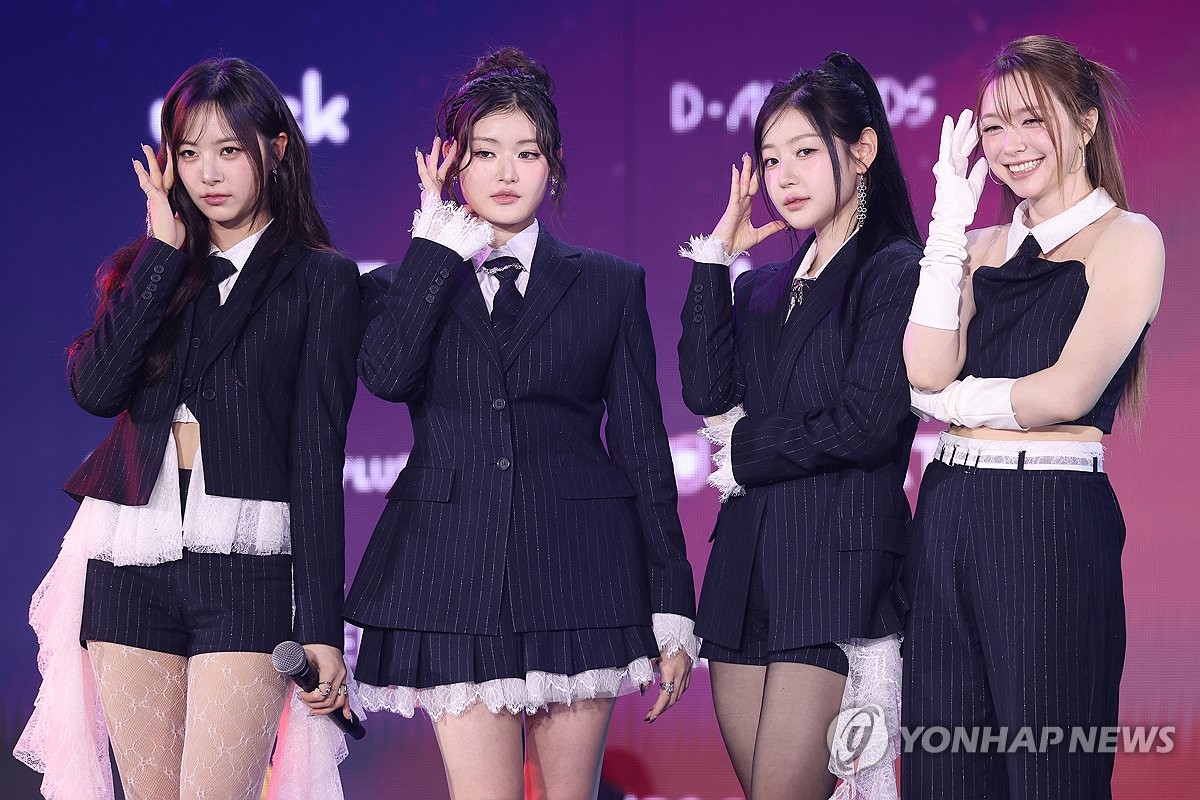 디 어워즈 참석한 피프티피프티