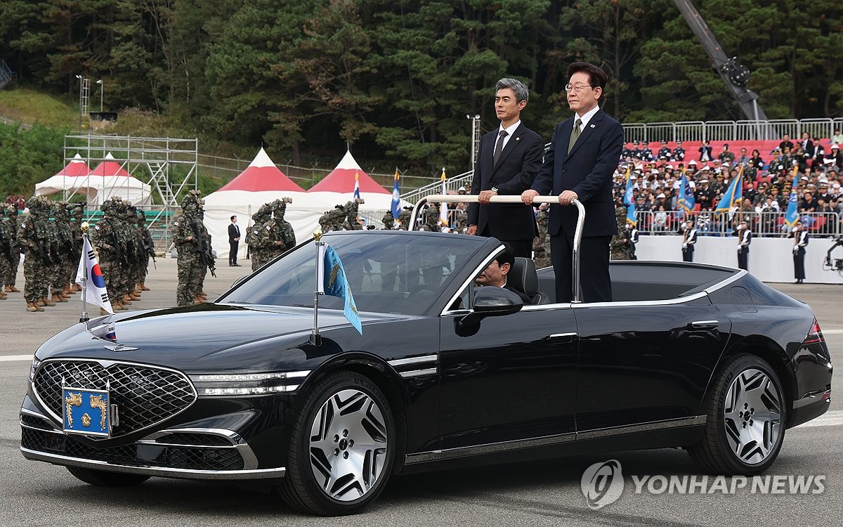 사열하는 이재명 대통령