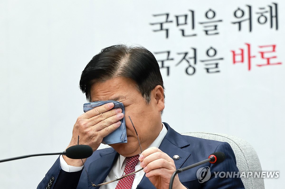 '검찰청 폐지 및 개정 형사소송법 시행' 발언 마치고 눈물 흘린 정점식 원내대표