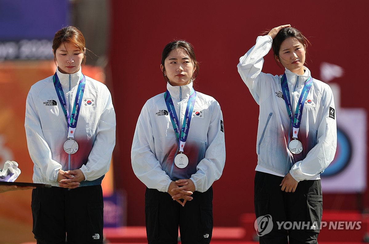은메달 차지한 양국 여자 단체