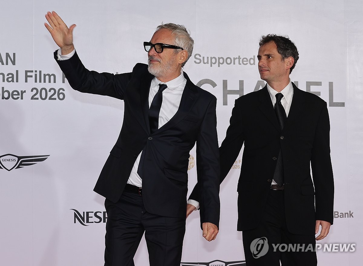 부산국제영화제 참석하는 쿠아론 부자