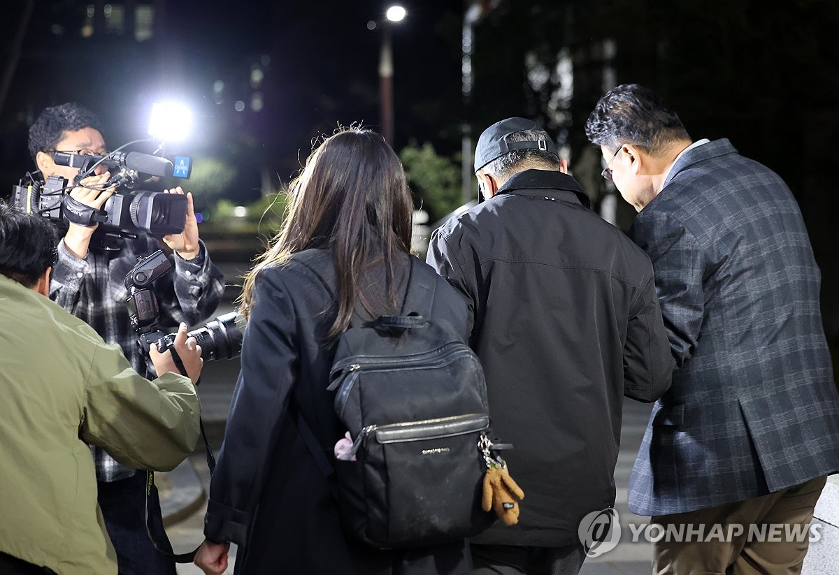 증인 신문 받은 장윤기 아버지